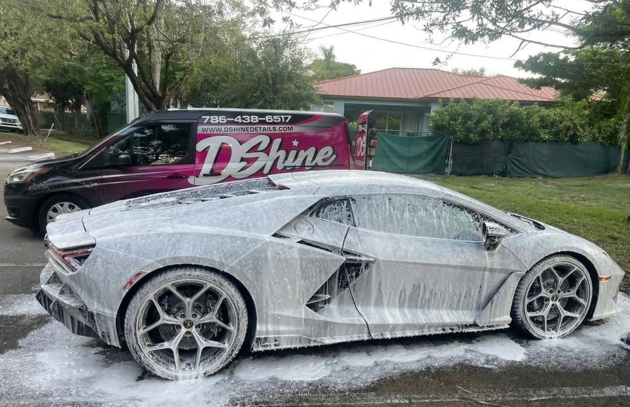 Exterior car detailing Pinecrest FL – DShine Details foam wash on Lamborghini